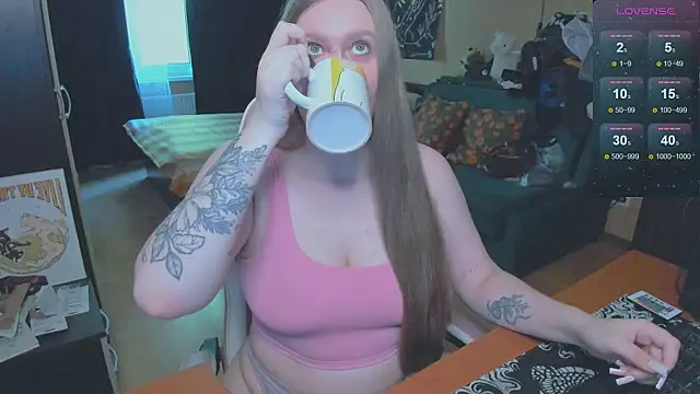 Snapshot of Alice_Dreamgirl_ chatting on 7, 6, 2026 Alice Dreamgirl online show from 7, 6, 2026
