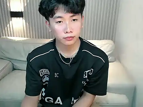 Snapshot of dangerzone0122 chatting on 4, 10, 2025 dangerzone0122 online show from 4, 10, 2025