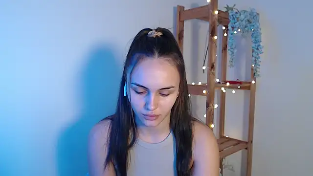 Snapshot of IrinaShayk18 chatting on 1, 2, 2025 IrinaShayk18 online show from 1, 2, 2025