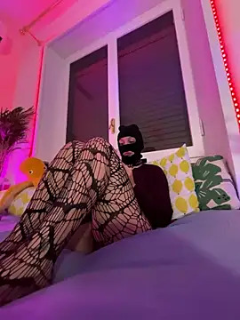 Snapshot of littlewitchxoxo chatting on 17, 12, 2024 littlewitchxoxo online show from 17, 12, 2024