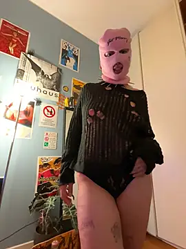 Snapshot of littlewitchxoxo chatting on 19, 2, 2025 littlewitchxoxo online show from 19, 2, 2025