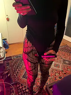 Snapshot of littlewitchxoxo chatting on 26, 10, 2025 littlewitchxoxo online show from 26, 10, 2025