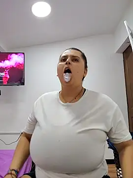 Snapshot of Miss_balloonsmila chatting on 30, 11, 2025 Miss balloonsmila online show from 30, 11, 2025