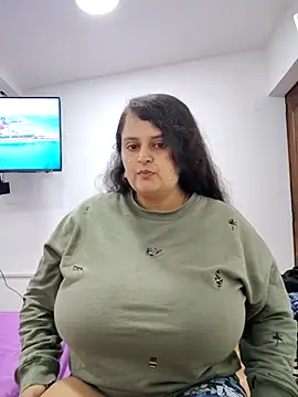 Snapshot of Miss_balloonsmila chatting on 2, 12, 2025 Miss balloonsmila online show from 2, 12, 2025