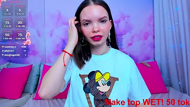 Curvy Dynamite  online show from 25, 1, 2025