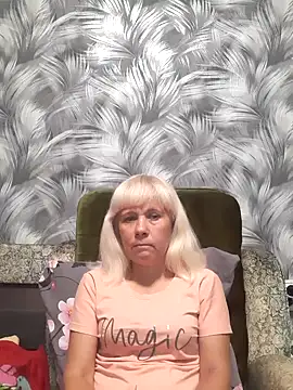 Snapshot of sakura_blonde chatting on 11, 10, 2025 sakura blonde online show from 11, 10, 2025