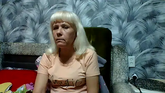 Snapshot of sakura_blonde chatting on 25, 10, 2025 sakura blonde online show from 25, 10, 2025