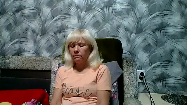 sakura blonde online show from 6, 11, 2025