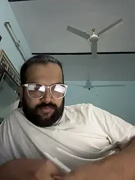 Snapshot of Arsh_Loves_Luv chatting on 17, 12, 2025 Arsh Loves Luv online show from 17, 12, 2025