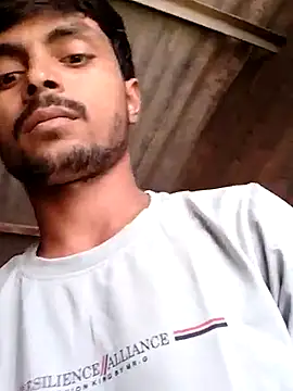 Snapshot of Suraj223kumar chatting on 7, 10, 2025 Suraj223kumar online show from 7, 10, 2025