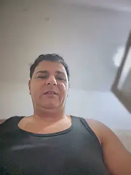 Snapshot of SecretlyDD chatting on 2, 2, 2025 SecretlyDD online show from 2, 2, 2025