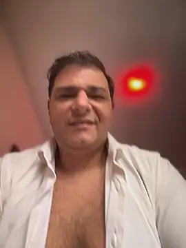 Snapshot of SecretlyDD chatting on 5, 2, 2025 SecretlyDD online show from 5, 2, 2025