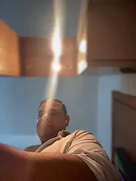 Snapshot of SecretlyDD chatting on 18, 12, 2025 SecretlyDD online show from 18, 12, 2025