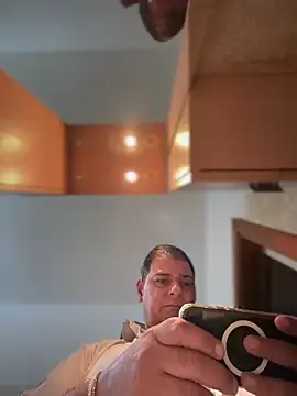 Snapshot of SecretlyDD chatting on 4, 2, 2026 SecretlyDD online show from 4, 2, 2026