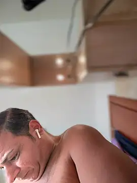 Snapshot of SecretlyDD chatting on 17, 2, 2026 SecretlyDD online show from 17, 2, 2026