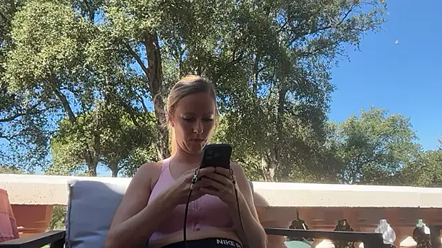 Emmy frenchie online show from 23, 9, 2025