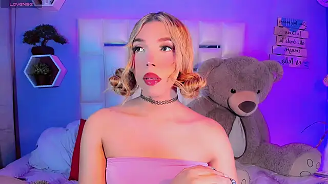 Snapshot of Aileen_18 chatting on 14, 11, 2025 Aileen 18 online show from 14, 11, 2025