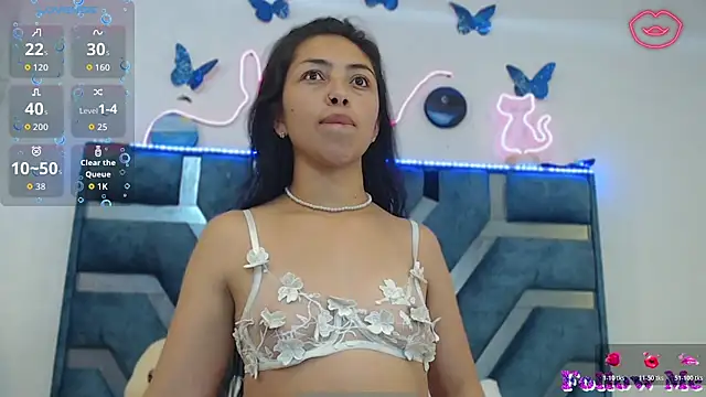 Snapshot of Roxan_Fox- chatting on 10, 11, 2025 Roxan Fox- online show from 10, 11, 2025