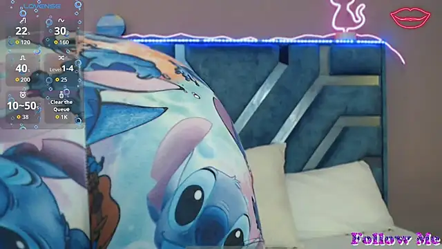 Snapshot of Roxan_Fox- chatting on 16, 11, 2025 Roxan Fox- online show from 16, 11, 2025