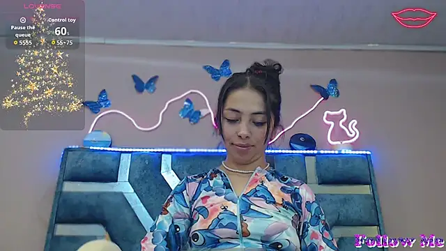 Snapshot of Roxan_Fox- chatting on 15, 12, 2025 Roxan Fox- online show from 15, 12, 2025