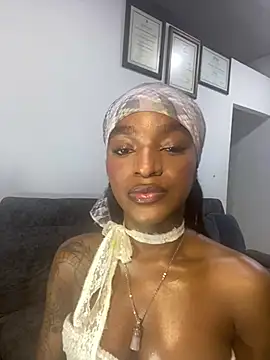 Snapshot of Zizi-campbel chatting on 8, 3, 2025 Zizi-campbel online show from 8, 3, 2025