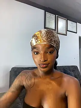 Snapshot of Zizi-campbel chatting on 11, 3, 2025 Zizi-campbel online show from 11, 3, 2025