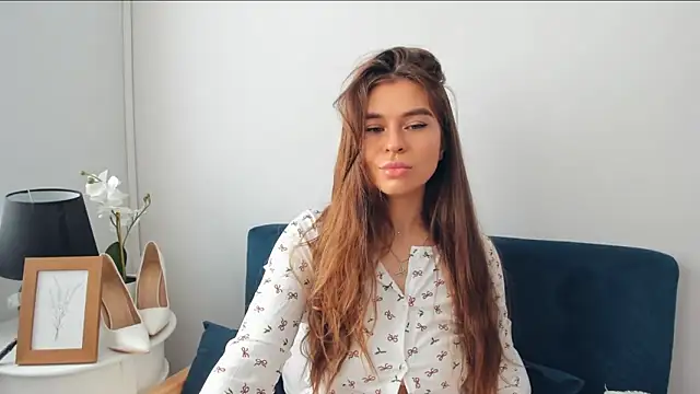CamilaAmazing online show from 13, 10, 2025
