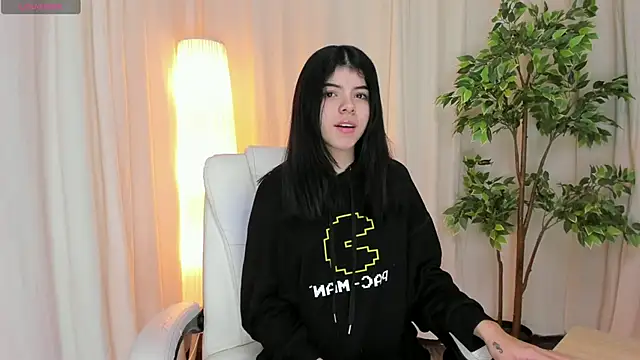 Snapshot of Maddy_bennet chatting on 11, 3, 2025 Maddy bennet online show from 11, 3, 2025