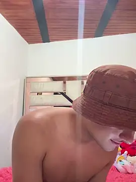 Snapshot of LeonardoGoyko chatting on 20, 12, 2024 LeonardoGoyko online show from 20, 12, 2024