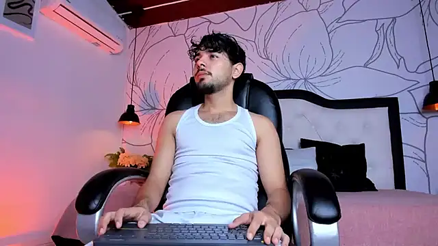 Snapshot of Samir_bear chatting on 24, 9, 2025 Samir bear online show from 24, 9, 2025