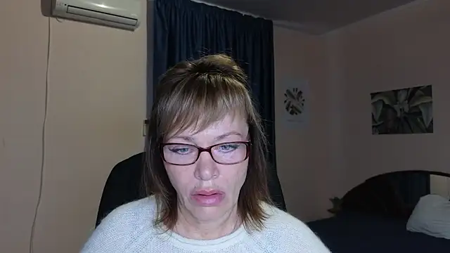 Snapshot of Miss_Moren chatting on 28, 9, 2025 Miss Moren online show from 28, 9, 2025