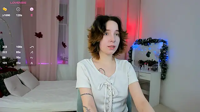 lilithlunna online show from 2, 1, 2025