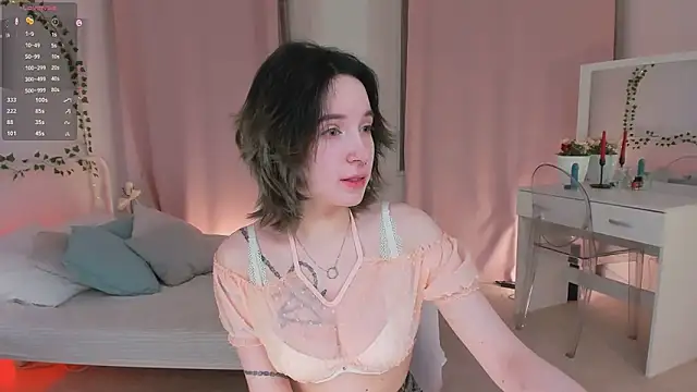 lilithlunna online show from 4, 2, 2025