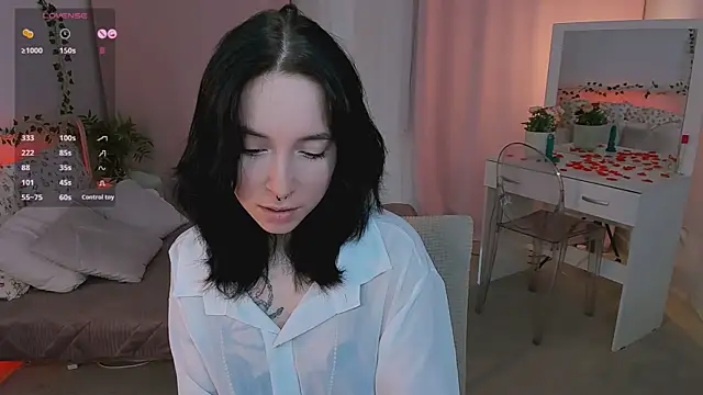 lilithlunna online show from 4, 12, 2025