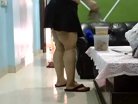 Housewife12 online show from 5, 2, 2025