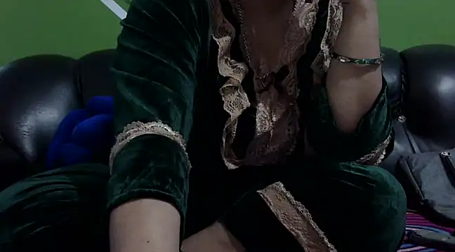 Housewife12 online show from 8, 2, 2025