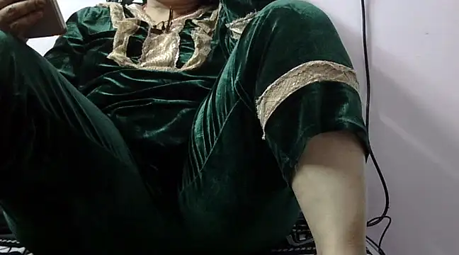 Housewife12 online show from 28, 2, 2025