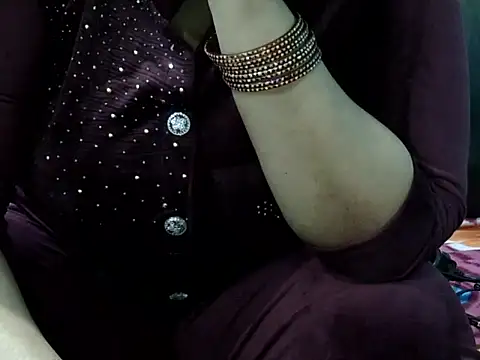 Housewife12 online show from 15, 12, 2025