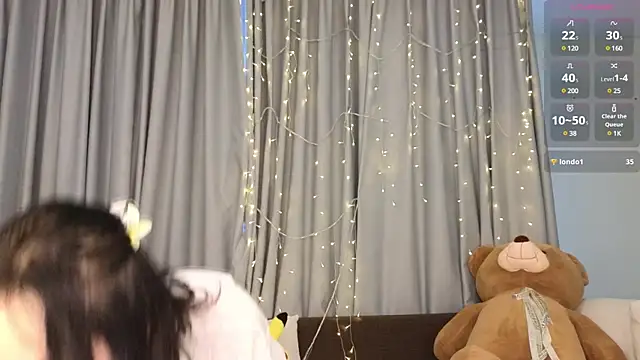 Snapshot of queenasian chatting on 18, 12, 2024 queenasian online show from 18, 12, 2024