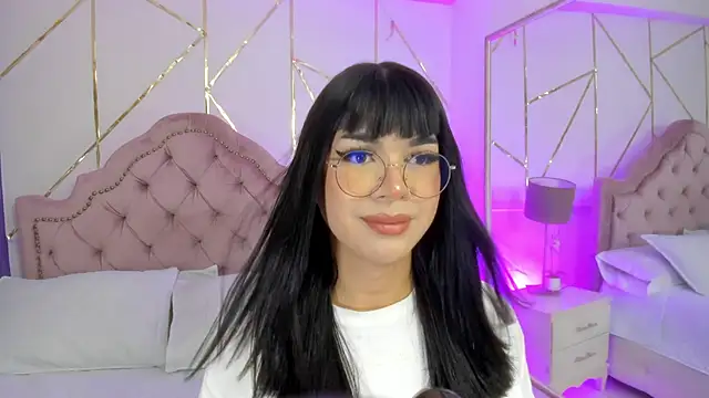 Snapshot of RoseCassie chatting on 1, 2, 2025 RoseCassie online show from 1, 2, 2025