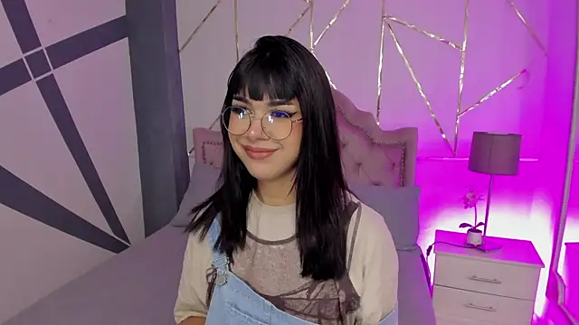 Snapshot of RoseCassie chatting on 4, 2, 2025 RoseCassie online show from 4, 2, 2025