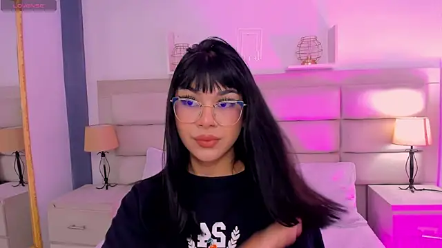 Snapshot of RoseCassie chatting on 28, 2, 2025 RoseCassie online show from 28, 2, 2025