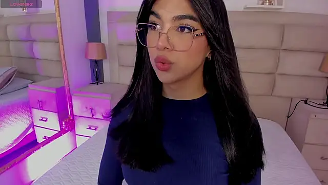 Snapshot of RoseCassie chatting on 12, 10, 2025 RoseCassie online show from 12, 10, 2025