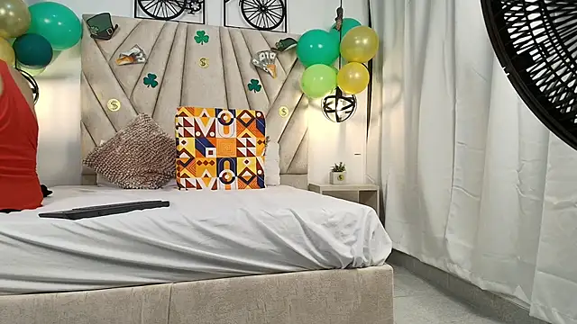 Valentinadiazz1 online show from 18, 3, 2025