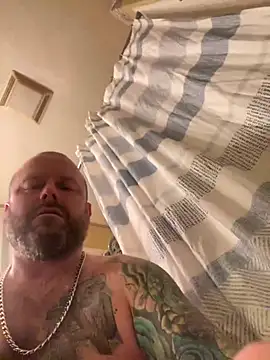 Snapshot of Thickirishcock850 chatting on 23, 5, 2026 Thickirishcock850 online show from 23, 5, 2026