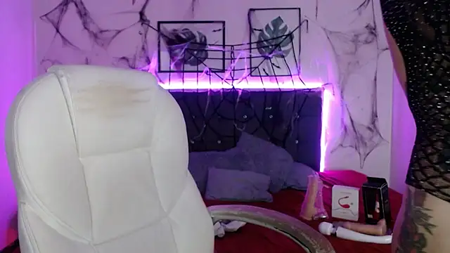 Snapshot of mia_collens chatting on 21, 10, 2025 mia collens online show from 21, 10, 2025