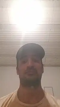 Snapshot of italianbighorse22 chatting on 27, 10, 2025 italianbighorse22 online show from 27, 10, 2025