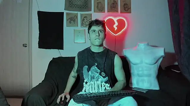 Snapshot of Antonello_Vannucci chatting on 1, 1, 2025 Antonello Vannucci online show from 1, 1, 2025