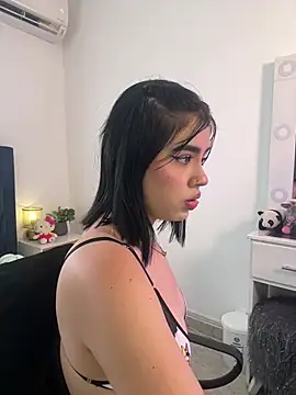 Lily Woodz online show from 16, 1, 2026