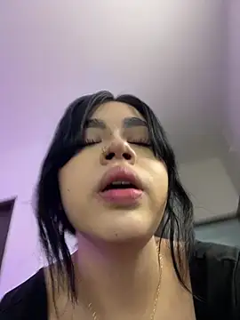 Snapshot of Lily_Woodz chatting on 6, 7, 2026 Lily Woodz online show from 6, 7, 2026